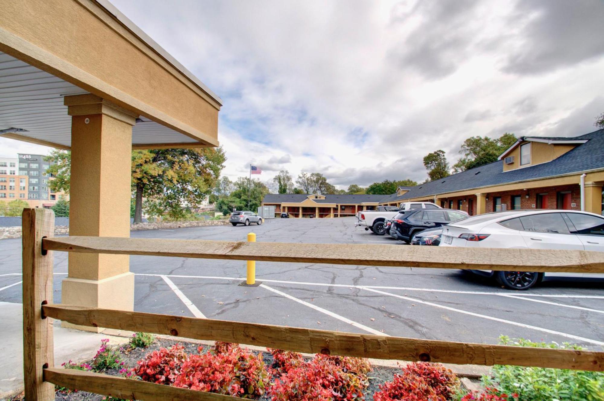 Budget Inn Falls Church Esterno foto